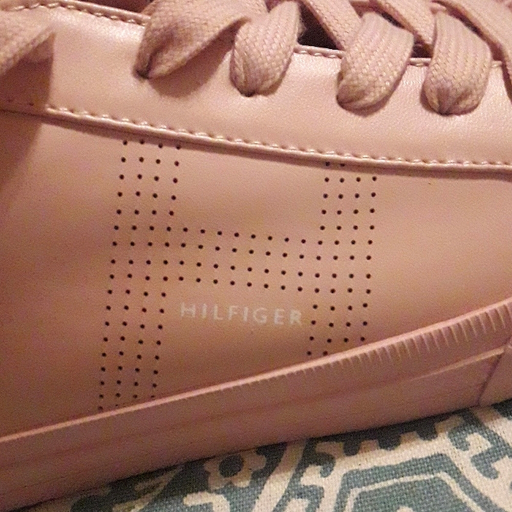 TOMMY HILFIGER SNEAKERS 7.5